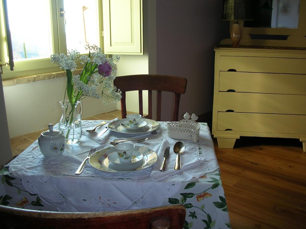 Poggio Dei Prugnoli Bed & Breakfast Tavoleto Exterior foto