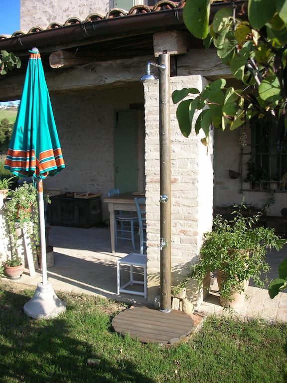 Poggio Dei Prugnoli Bed & Breakfast Tavoleto Exterior foto