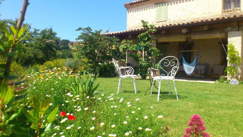 Poggio Dei Prugnoli Bed & Breakfast Tavoleto Exterior foto