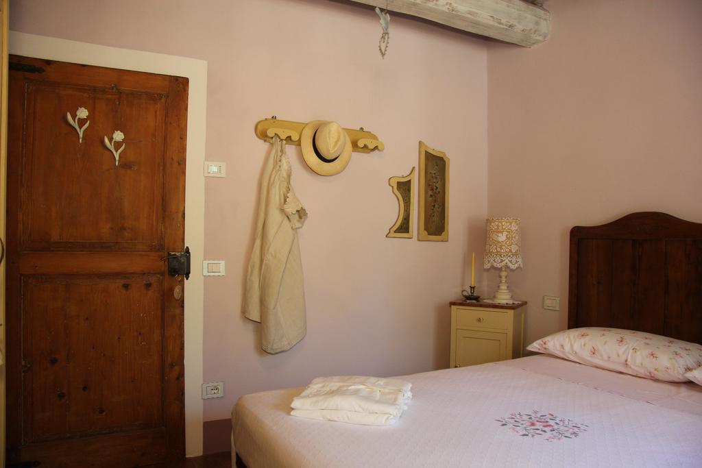 Poggio Dei Prugnoli Bed & Breakfast Tavoleto Exterior foto