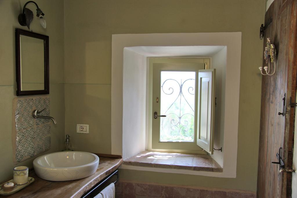Poggio Dei Prugnoli Bed & Breakfast Tavoleto Exterior foto